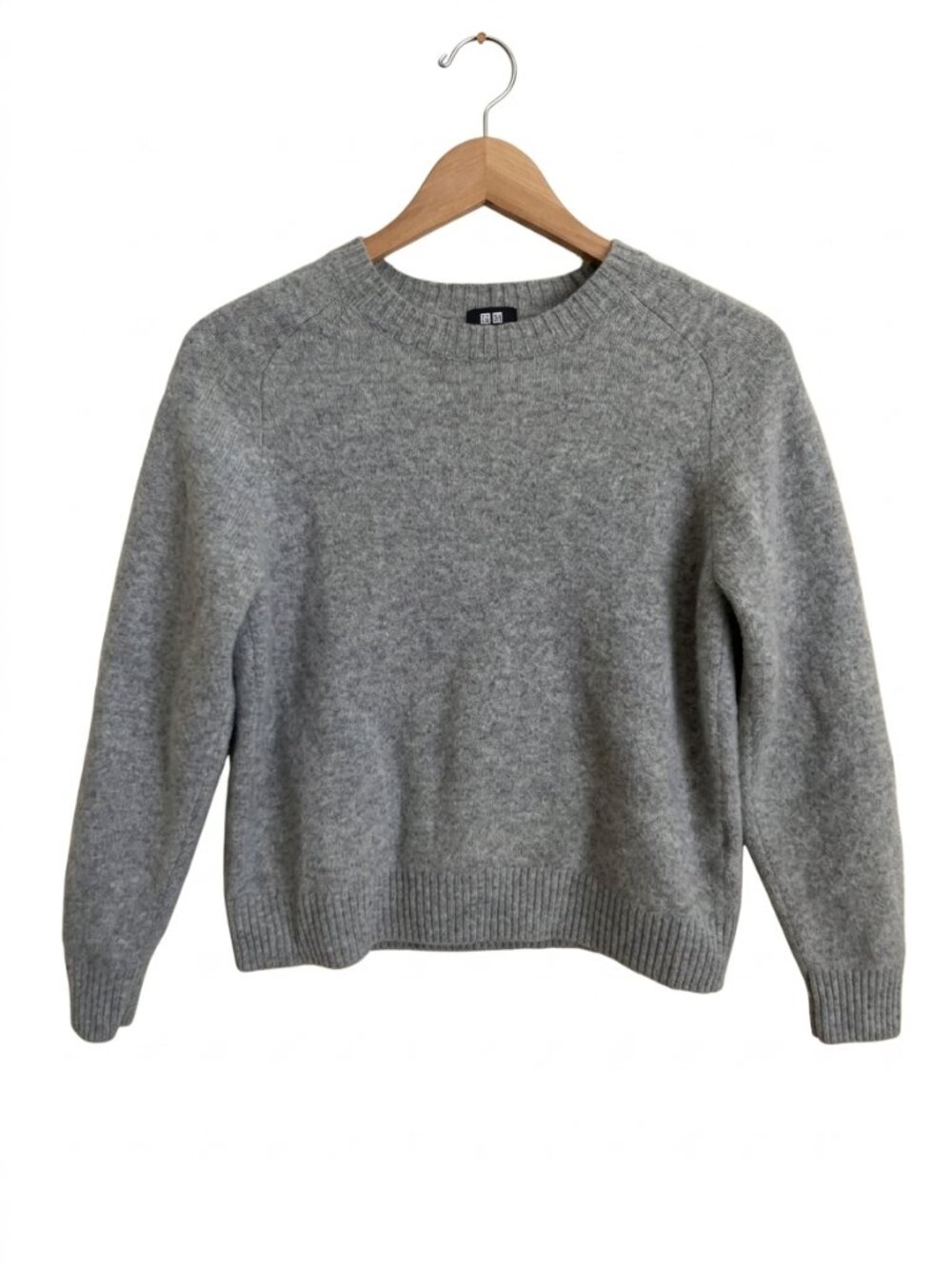 UNIQLO Premium Lambswool 100% Wool Crewneck Sweater Gray Raglan Minimalist